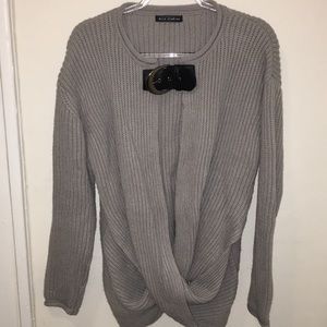 S/M Gray oversized Sweater with neckline Belt